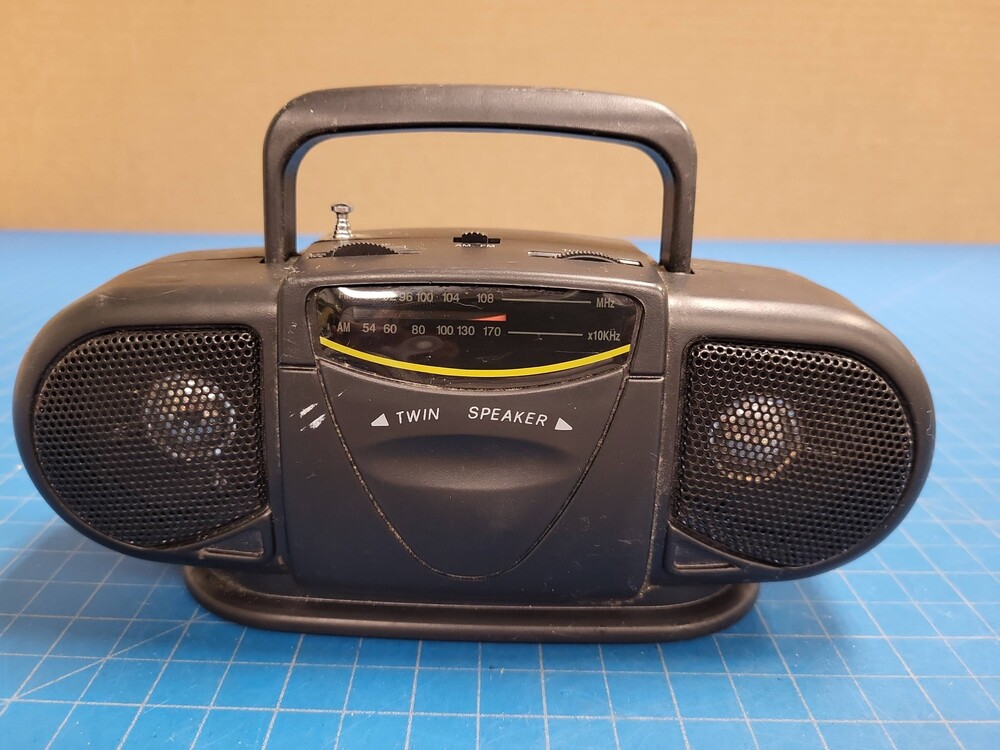 Vintage AM FM Radio Twin Speaker Portable Boombox Model K404 Retro Style